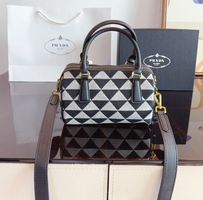 Prada Diamond Patterned Shoulder Bag(3colors 21cm ) - 图片 2