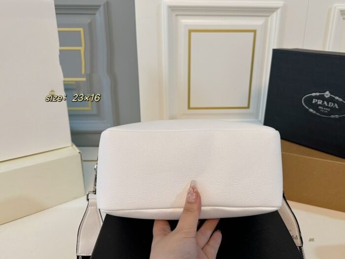 Prada camera bag(23*16cm) - 图片 3