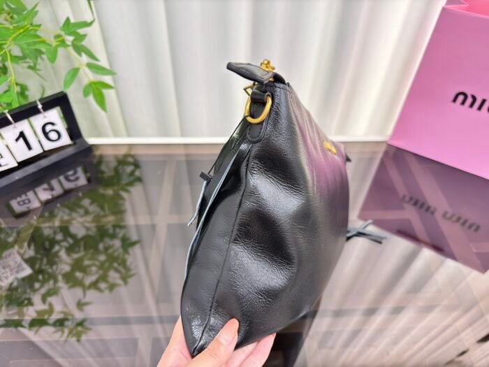 Miumiu Tassel crossbody bag（33*25cm） - 图片 5