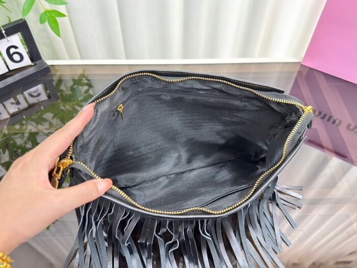 Miumiu Tassel crossbody bag（33*25cm） - 图片 6