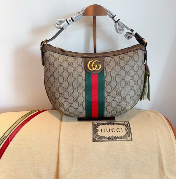 Gucci Half Moon Underarm Bag（34*24cm）