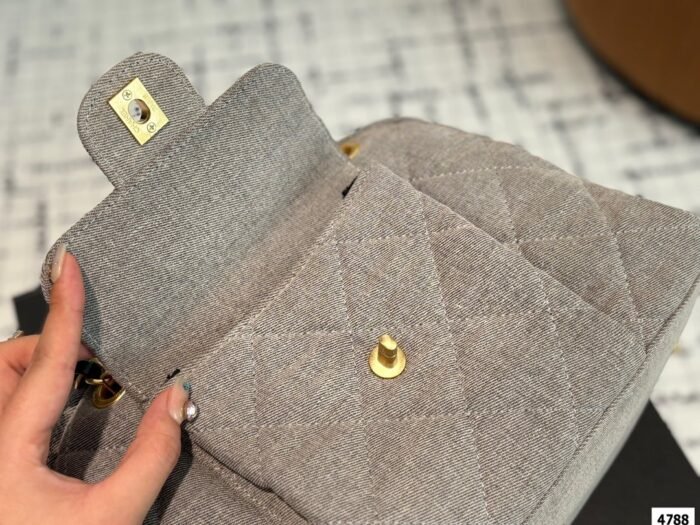 Chanel 24A Bowling Bag（33*21cm） - 图片 9
