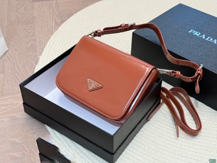 Prada Underarm Bag(3colors 21*15cm)