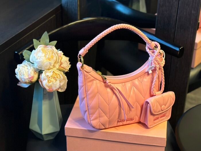 Miumiu armpit bag（4colors 22*15cm） - 图片 2