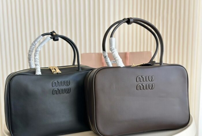 Miumiu handbag（34*23cm）