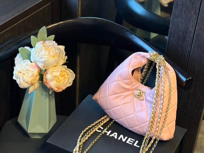 Chanel 24 new tassel Hobo armpit bag（3colors 20cm）