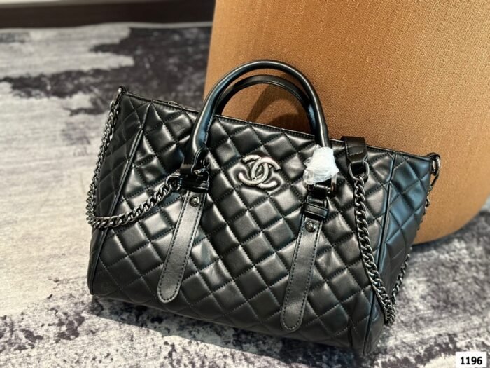 Chanel new handbag（31*22cm）