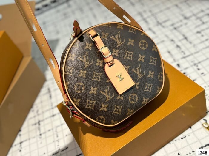 LV round cake bag（22*19cm）