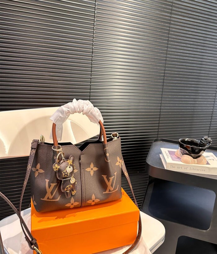 LV bucket bag（23*17cm）