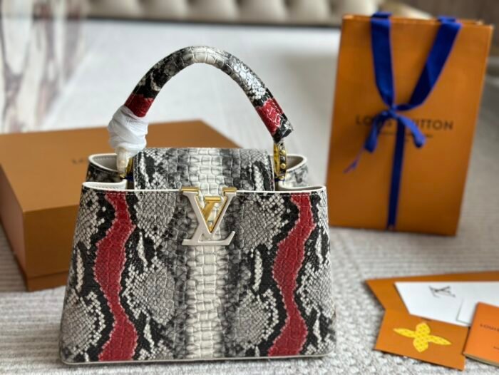 LV Capucines noblewoman bag（4colors 28cm）