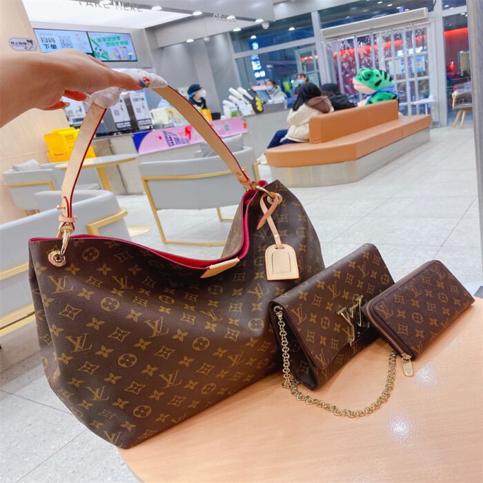 Louis Vuitton Set L11