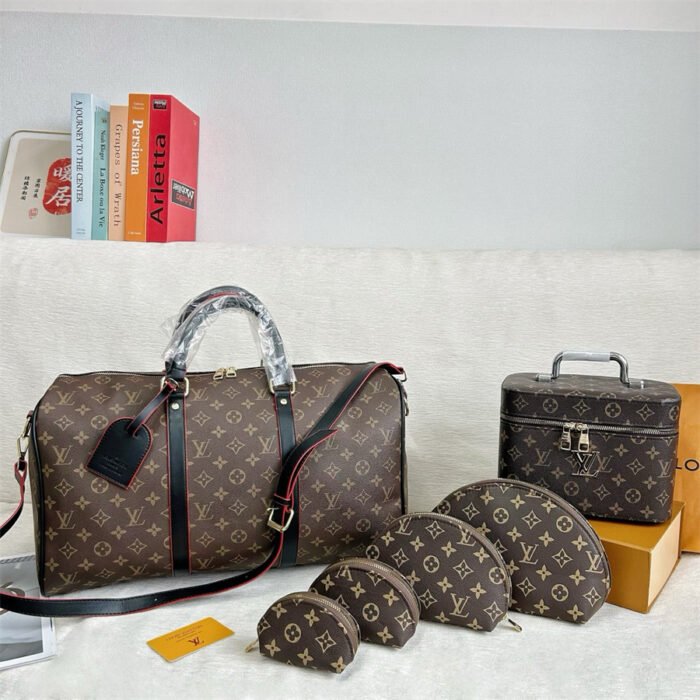 Louis Vuitton set L27