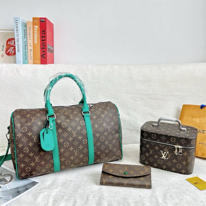 Louis Vuitton set L32